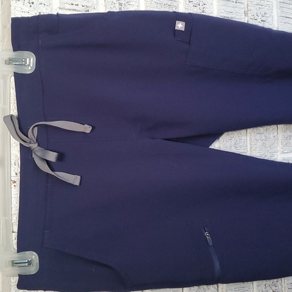 Like new Figs Yola navy scrub bottoms - Picture 1 of 9
